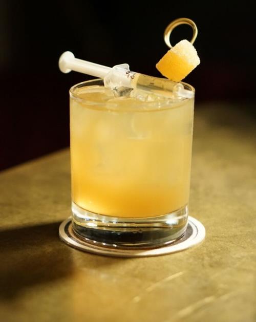 Penicillin Cocktail - smag den hos Bar-Visit