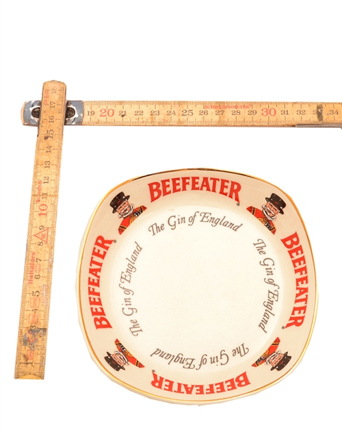 Askebæger med Beefeater whiskylogo 2