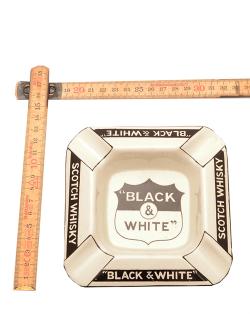 Askebæger med Black & White whiskylogo 8