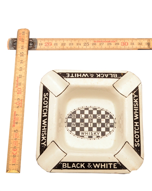 Askebæger med Black & White whiskylogo 9