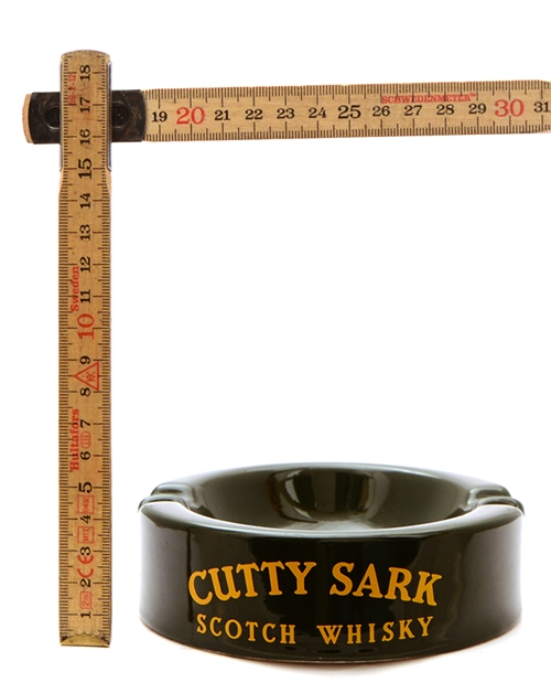 Askebæger med Cutty Sark whiskylogo 1