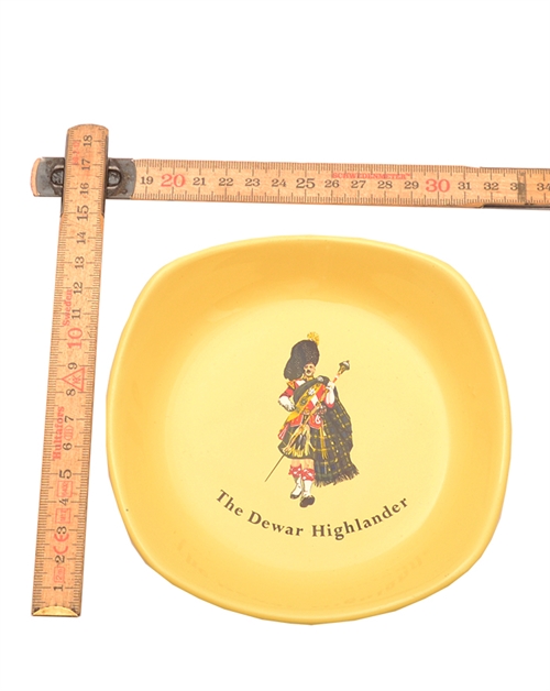 Askebæger med Dewars whiskylogo 3