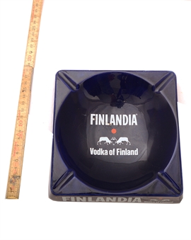 Askebæger med Finlandia whiskylogo 2