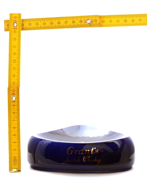 Askebæger med Grants whiskylogo 5