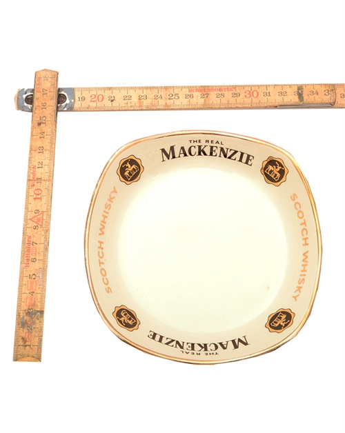 Askebæger med Mackenzie whiskylogo 1