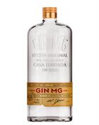 Gin MG London Dry Gin indeholder 70 centiliter med 40 procent alkohol