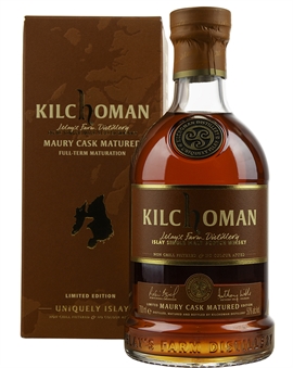 Flaske Kilchoman Maury Cask Matured Islay Single Malt Whisky med crimsonrød farve