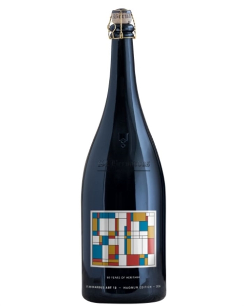 Mørk St. Bernardus magnumflaske med Mondrian-inspireret etiket i rød, gul og blå