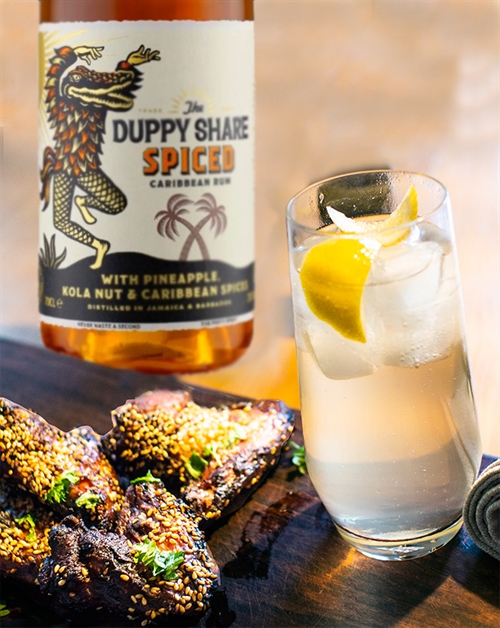 Nyd The Duppy Share Spiced rom med hjemmelavede Hotwings - af Jan Ohrt