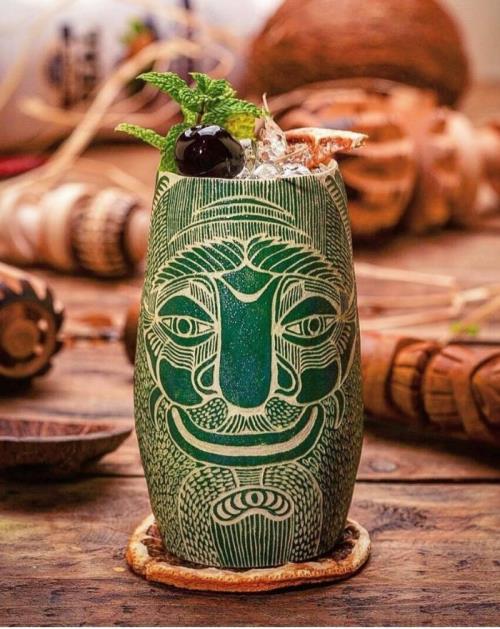 Colada Crusher Cocktailopskrift med Bacoo Rum