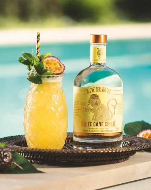 Passionsfrugt Colada med Lyres White Cane Spirit